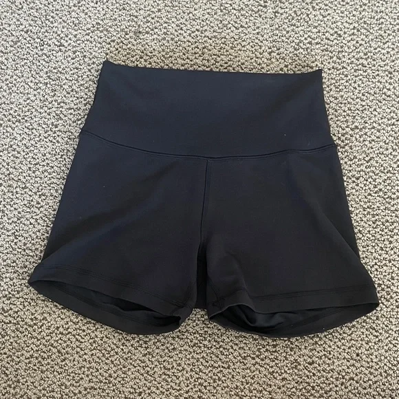Lululemon shorts - Picture 1 of 6